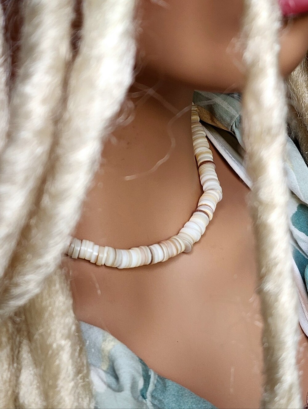 FP Jewelry 14 kt Gold-plated Clasp Tropical Shell Puka Mother of Pearl Necklace